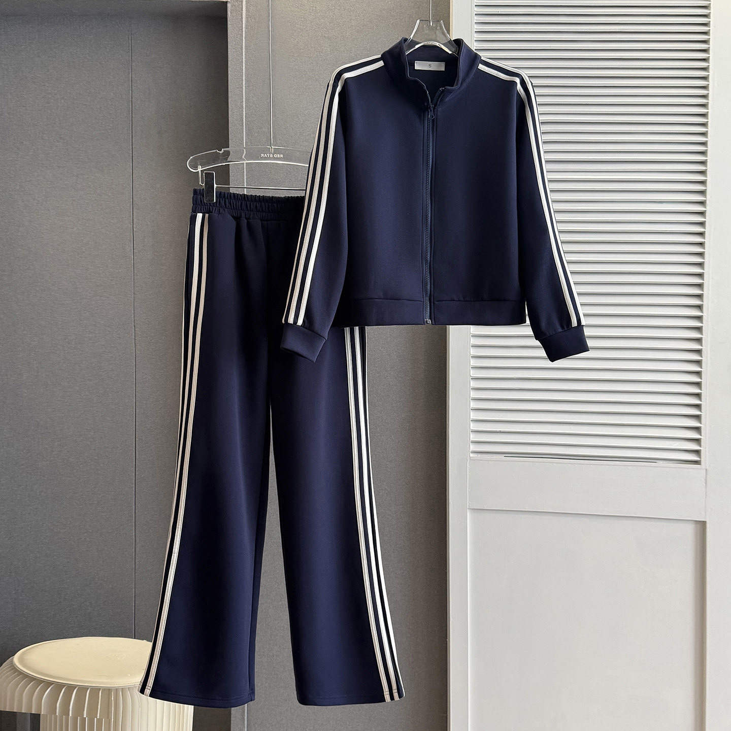 春秋女运动休闲套装拉链外套阔腿