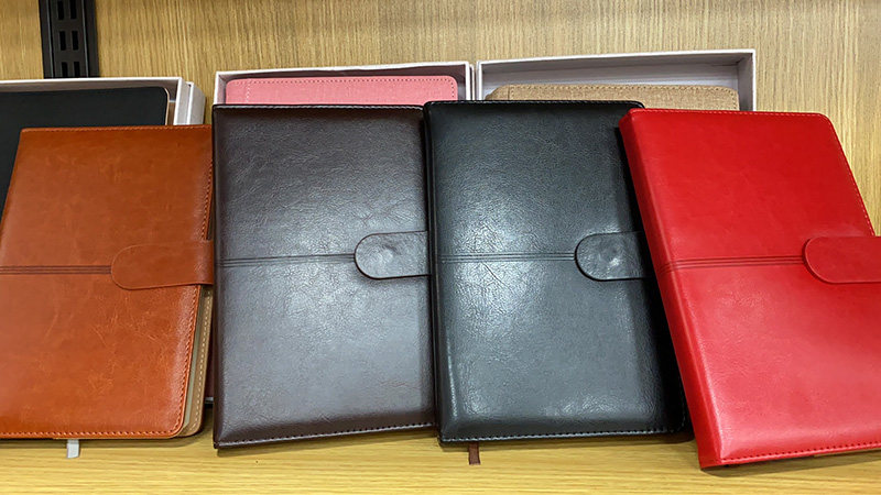 睿派702-18金本传祺802-25搭扣记事本笔记本会议记录本工作手册