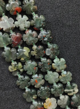 天然浅绿色血石梅花珠子 绿底飘红五瓣梅花DIY 异形珠复古风