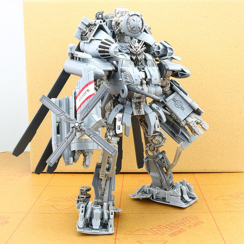 直升机眩晕霸天虎正版模型