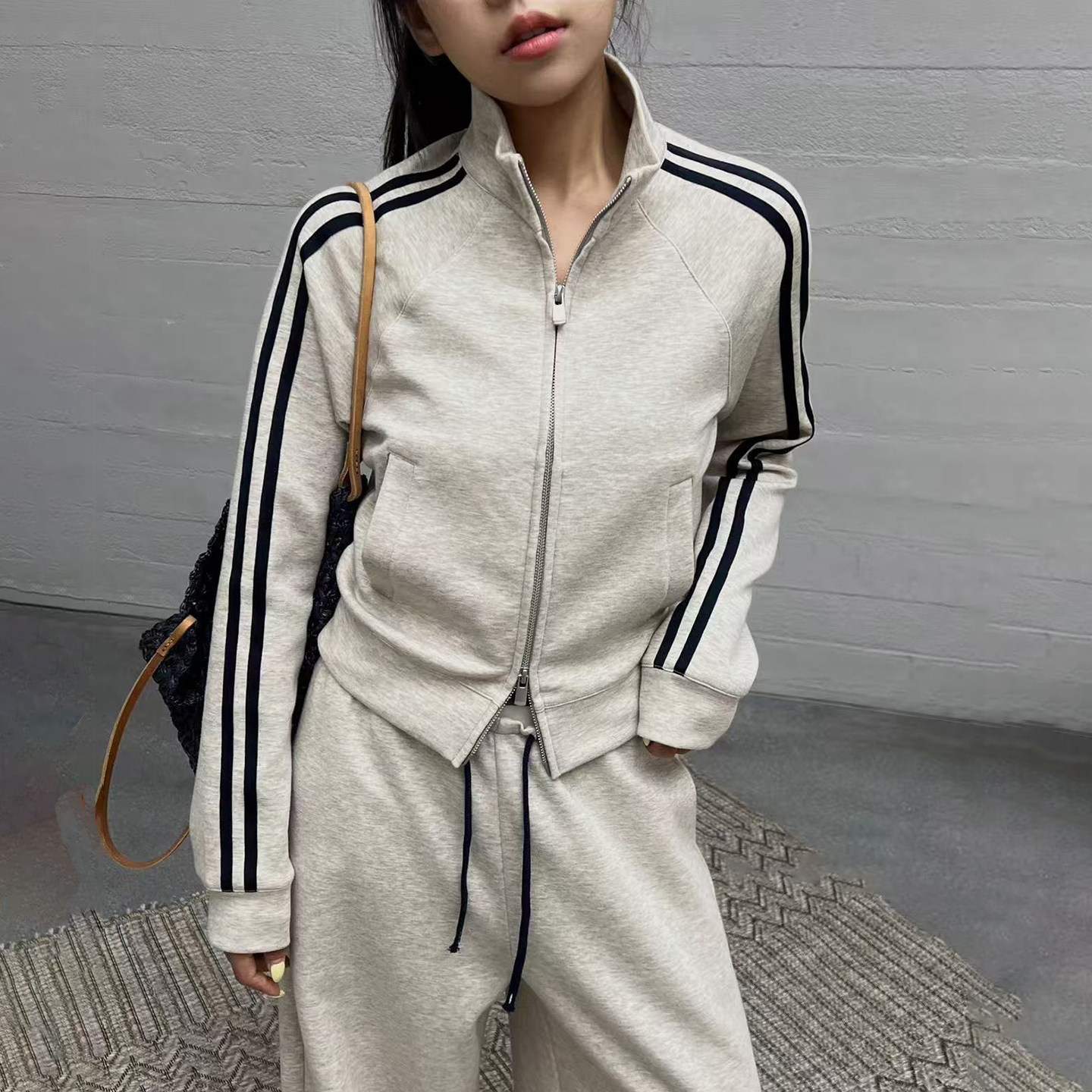 n9休闲运动风拉链外套女2026秋季新款立领两条杠修身开衫百搭上衣