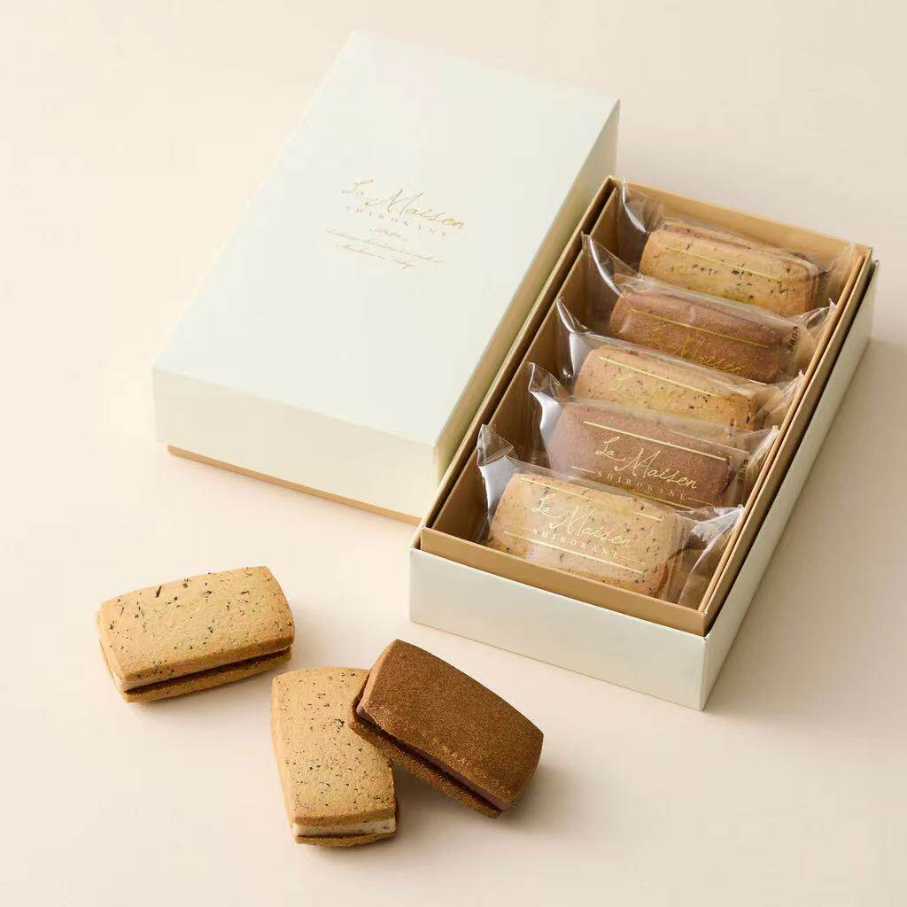 满200日本直邮La Maison白金牛奶微苦巧克力夹心饼干礼盒