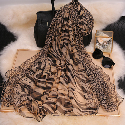 真丝围巾斑马豹纹咖色洋气时尚