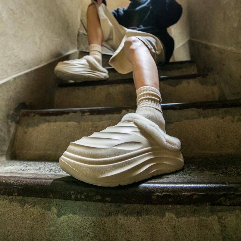 破茧情侣防滑保暖家居大码毛绒拖