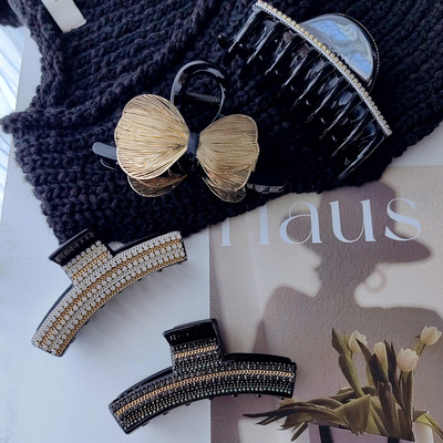 Sarah in Korea韩国 很棒的欧尼档口出品 贴钻复古风发抓夹