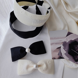 Korea韩国 黑白色立体花朵纹宽发箍发夹凹凸感发饰 Sarah