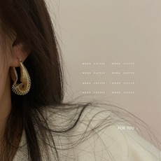 广州批发欧美金属几何设计感耳环弹簧造型网红个性趣味耳钉耳饰