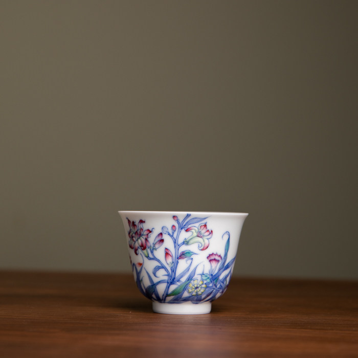青花斗彩宣韵流芳（宣草花）花神杯 赋春寻隐