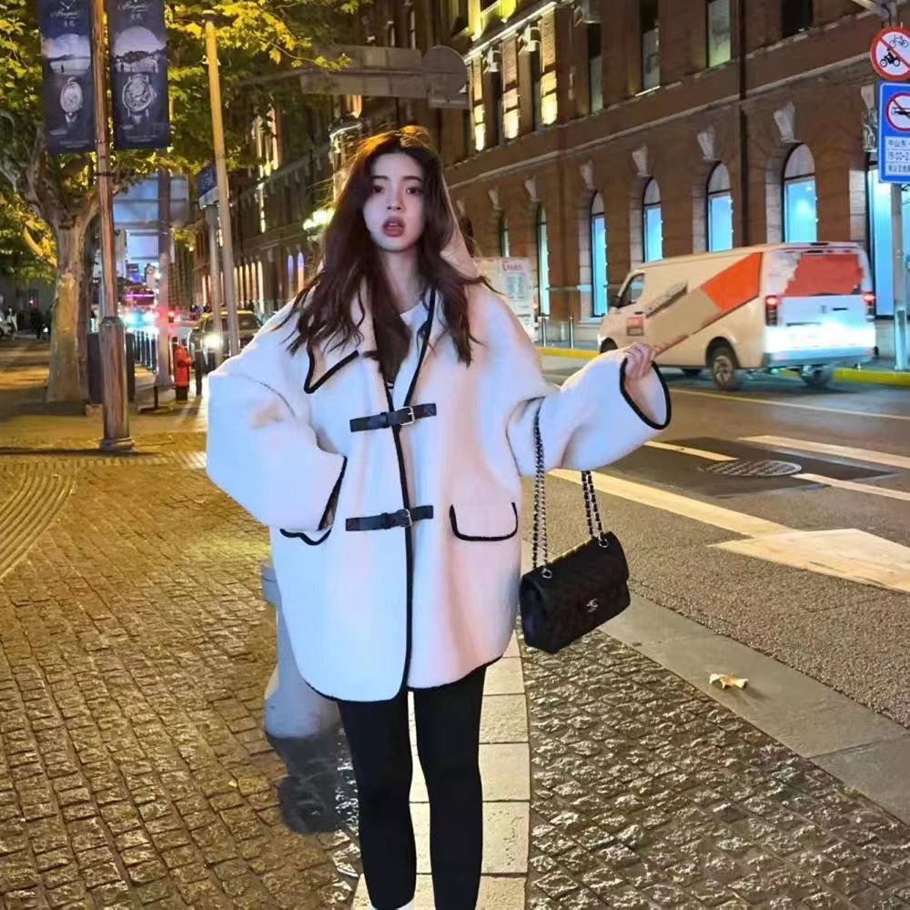 2025秋冬新款羊羔毛牛角扣连帽毛呢外套女ins设计感加厚棉服上衣