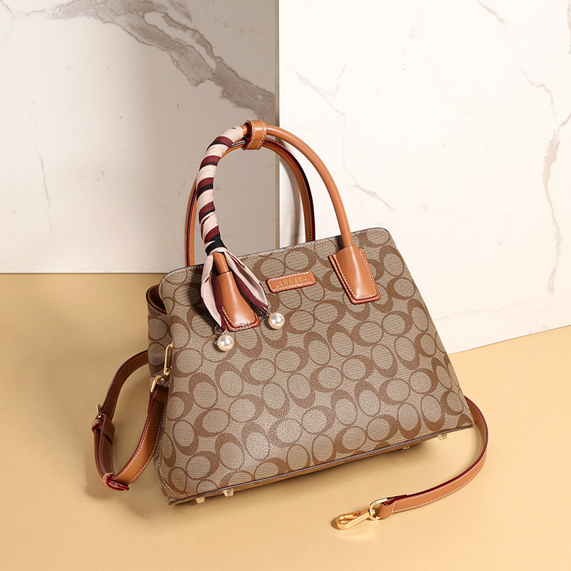 女士包包2023新款大气轻奢送妈妈手提包通勤大容量女包中年妈妈包