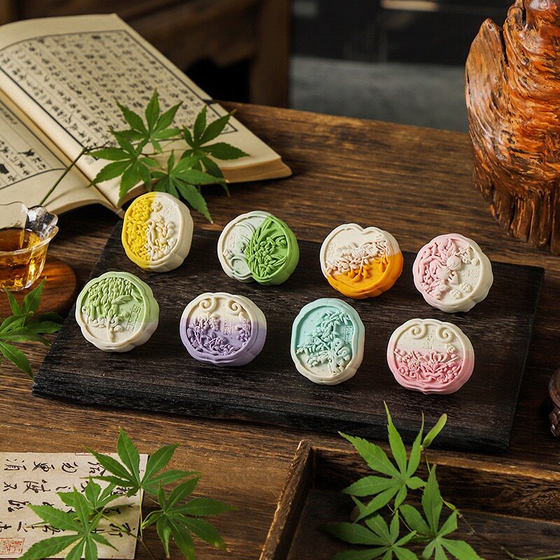 幻彩渐变色凝兰花卉燕窝流心月饼糕点礼盒/伴手礼