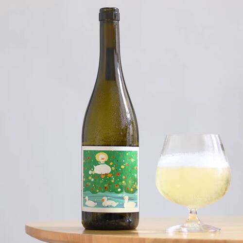 水蜜桃清爽香甜的美鸭鸭起泡酒