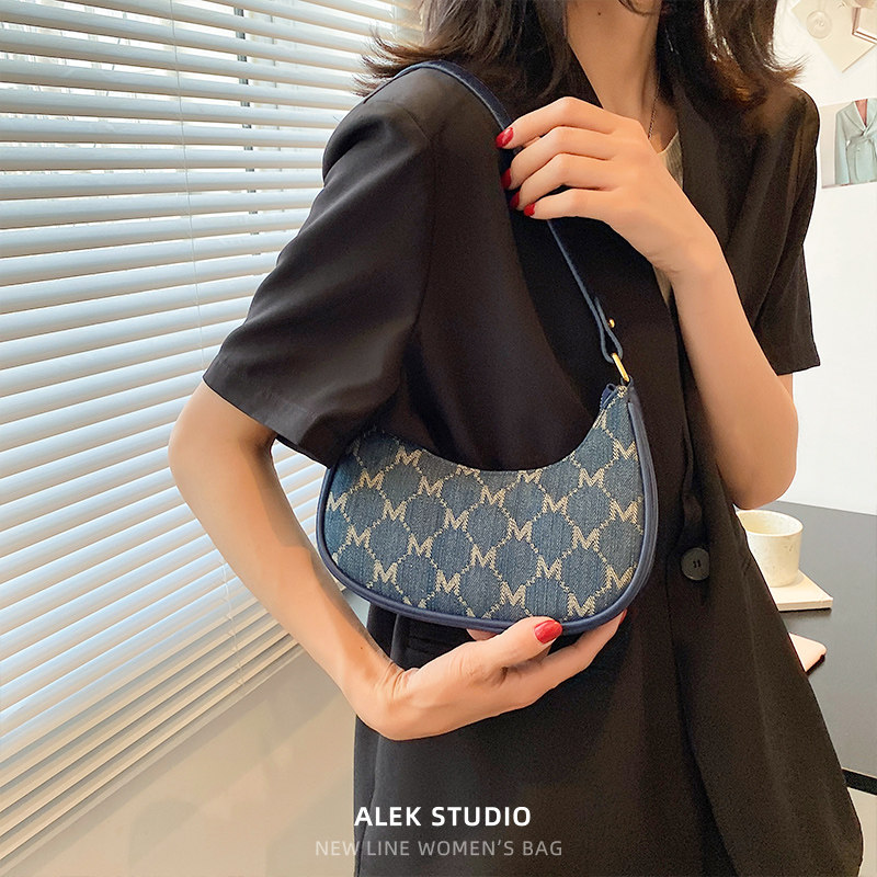 今年流行法式小众设计感小mk包包女2023新款潮洋气牛仔单肩腋下包