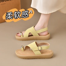厚底套趾一字带凉鞋女软底平底真皮罗马沙滩鞋黄色2025夏季学生鞋