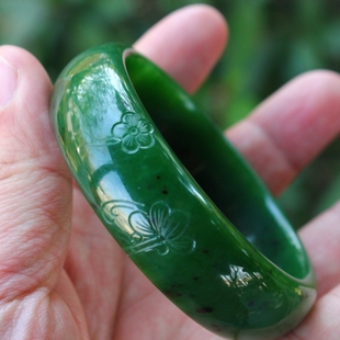 天然新疆和田玉菠菜绿碧玉雕花手镯宽版厚装玉镯子送证书