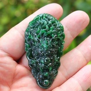 收藏级老坑冰糯种满绿辣绿天然翡翠A货龙牌挂件吊坠送证书