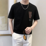 黑色