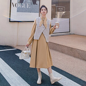 新款 小香风两件套连衣裙 浙宝217-3057-135-198图片