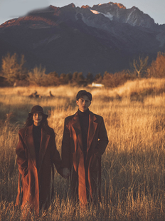 影楼新款 外景旅拍情侣呢料高定大衣婚纱照复古文艺电影风 秋冬季