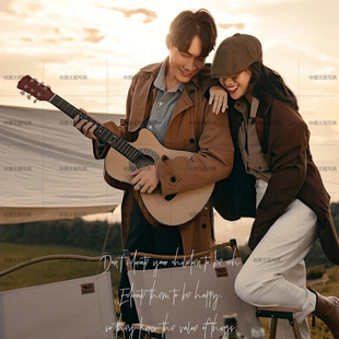 影楼新款 旅拍主题野营草地外景风衣胶片港风复古文艺写真拍摄服