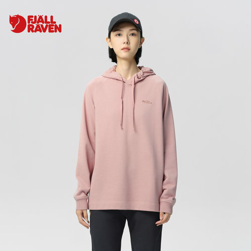 采用棉感面料 版型垂顺挺括