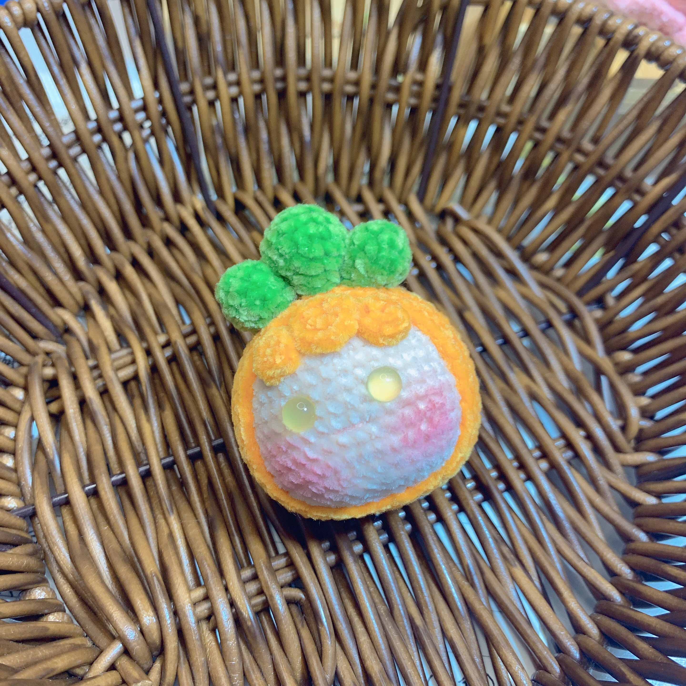 纯手工钩织玩偶雪妃尔雪绒花钩织胡萝卜团子玩偶挂件包挂钥匙扣