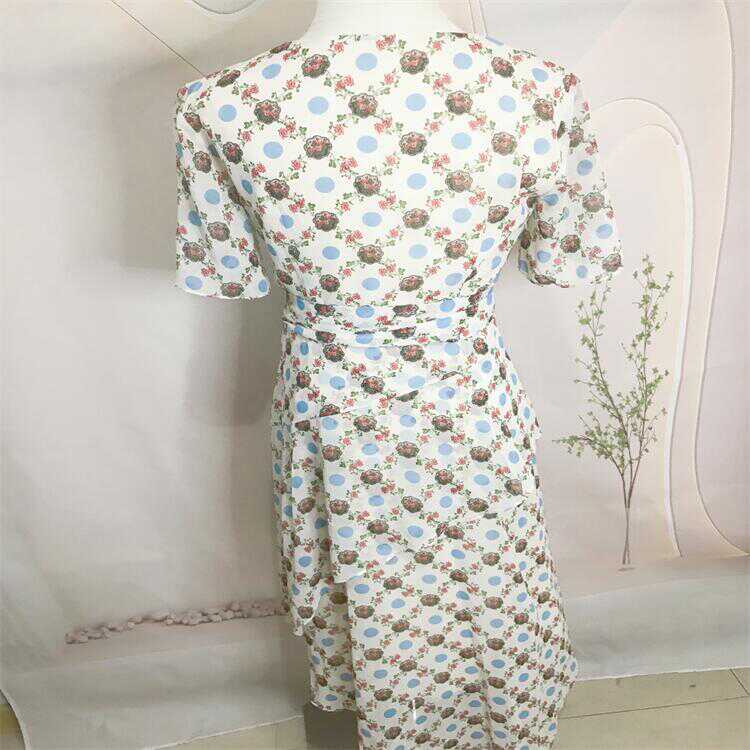 欧S力2025夏装新品碎花v领连衣裙女气质淑女别致雪纺茶歇裙