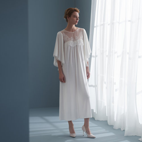 嘉德丽亚莫代尔蕾丝剔剪睡裙