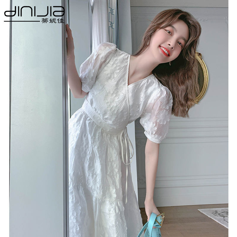 碎花连衣裙显瘦小雏菊女裙夏装2020新款白色V领裙子仙女超仙森系