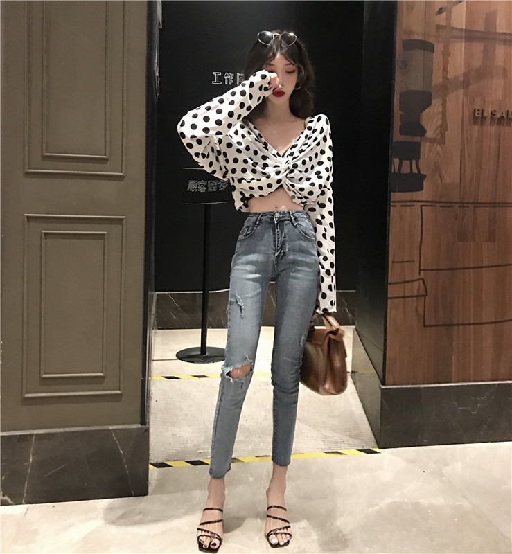ÔçÇï¸ÛζVÁ쳤Ð䲨µã³ÄÉÀÅ®×°+ÏマßÑüÆÆ¶´Å£×пãʱÉÐÁ½¼þÌ×Ì××°