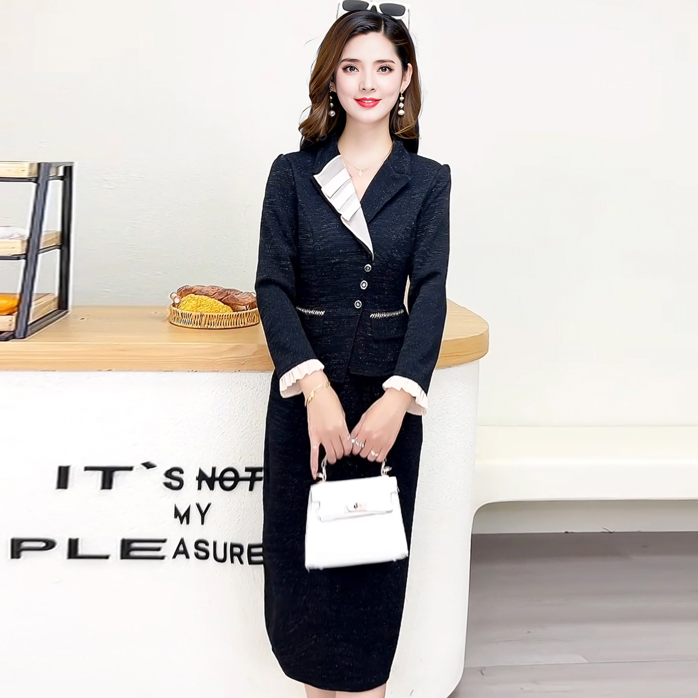 时尚御姐穿搭连衣裙春秋新款西服领气质减龄女神范遮肚显瘦裙子潮