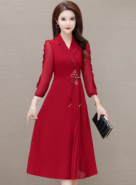 红色喜庆国风连衣裙2024新款西服领气质减龄女神范遮肚显瘦裙子潮