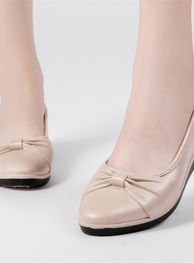 坡跟女单鞋秋季透气妈妈鞋中老年软底单鞋塑料百搭女士休闲皮鞋子