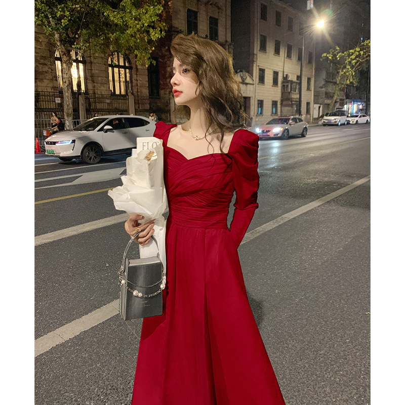 法式复古A字裙红色气质显白