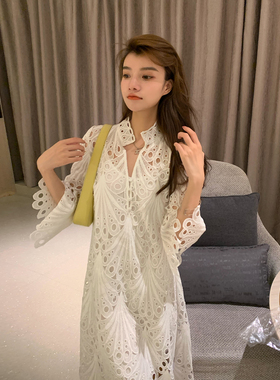 AMNANA法式温柔风白色镂空刺绣连衣裙V领显瘦两件套气质仙女裙子