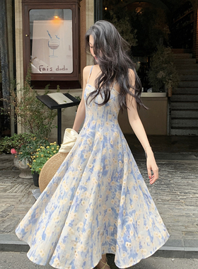AM NANA法式蓝色油画碎花连衣裙气质复古度假沙滩裙收腰吊带长裙