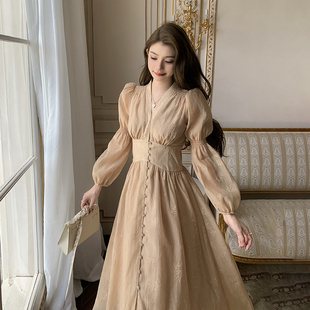 AM NANA秋季法式气质长袖连衣裙温柔风初恋小个子绝美V领长裙子