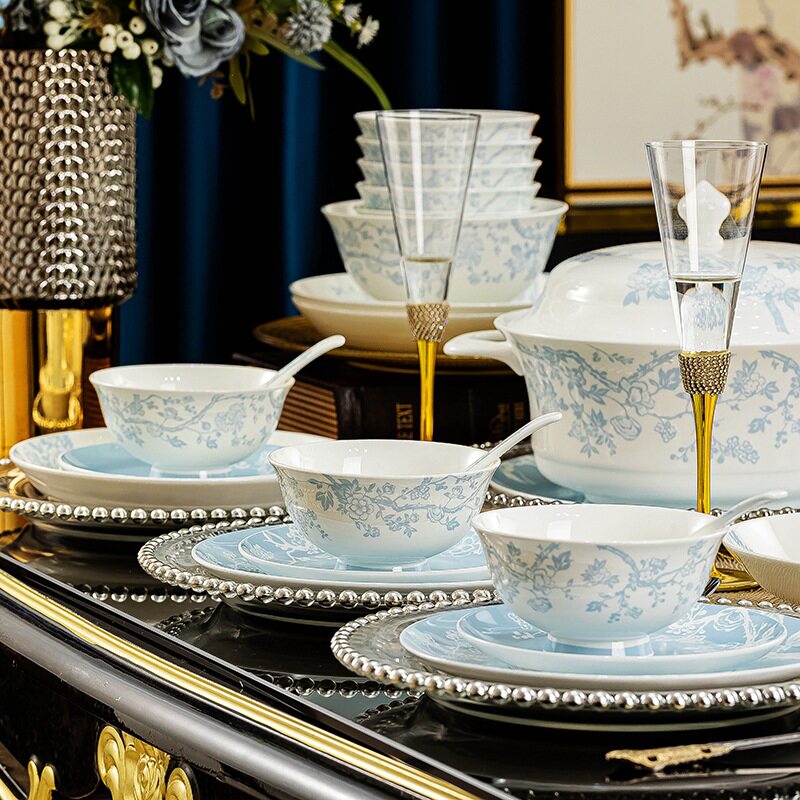 傲雪青花景德镇陶瓷餐具碗盘子组合全套礼品中式骨瓷釉中碗筷套装