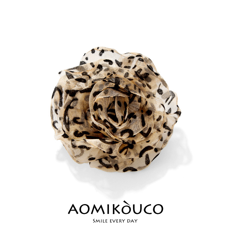 新款复古豹纹色布艺花朵胸针个性小众设计感高级胸花别针衣裙配饰