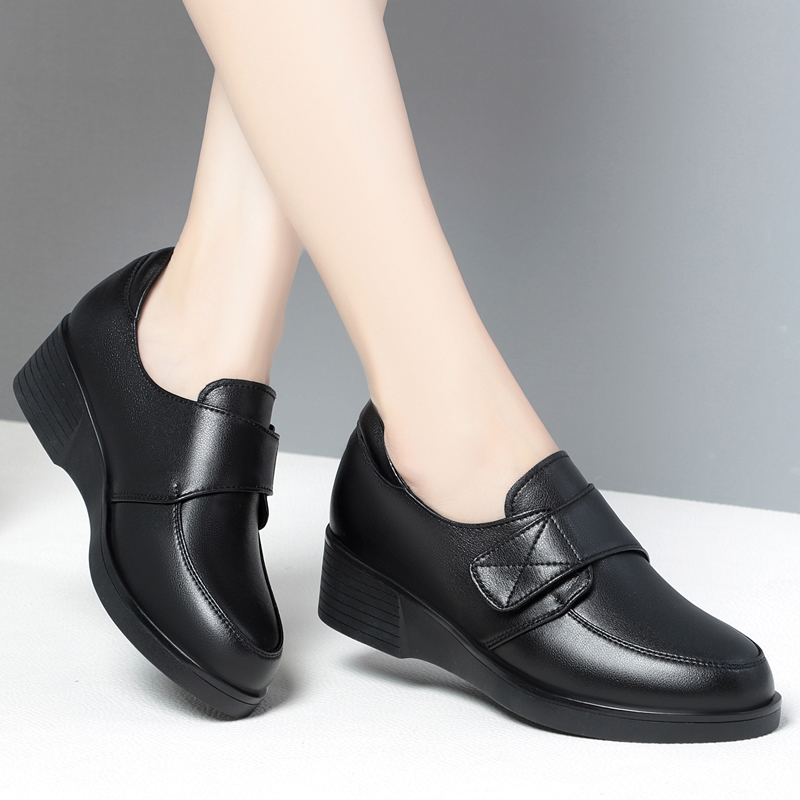 真皮坡跟单鞋女软底妈妈鞋