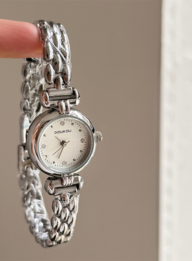 Doukou圆形小表盘镶钻手表女时尚百搭精致小巧高级感女士手链表