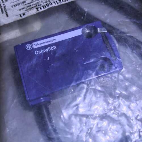 议价-施耐德限位开关ZCMD21L08R12全新-可维修