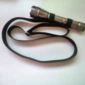 26650手电筒可用 18650 强光手电筒户外万用背带 可调节长度臂背式