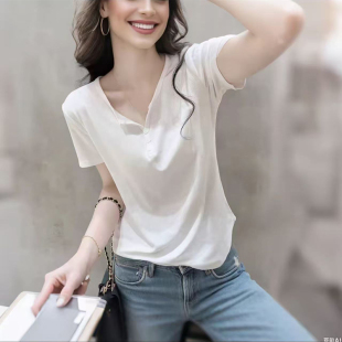 新款 t恤女夏季 宽松显瘦小V领纽扣设计感小众上衣 白色正肩短袖 大码
