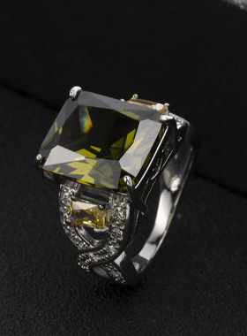橄榄绿方形锆石戒指轻奢复古