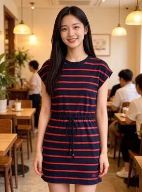圆领休闲酒红抽绳小熊宽松条纹