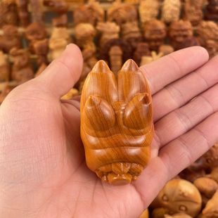 天然崖柏实木雕刻猪蹄手把件文玩创意知足常乐家居桌面装饰小摆件