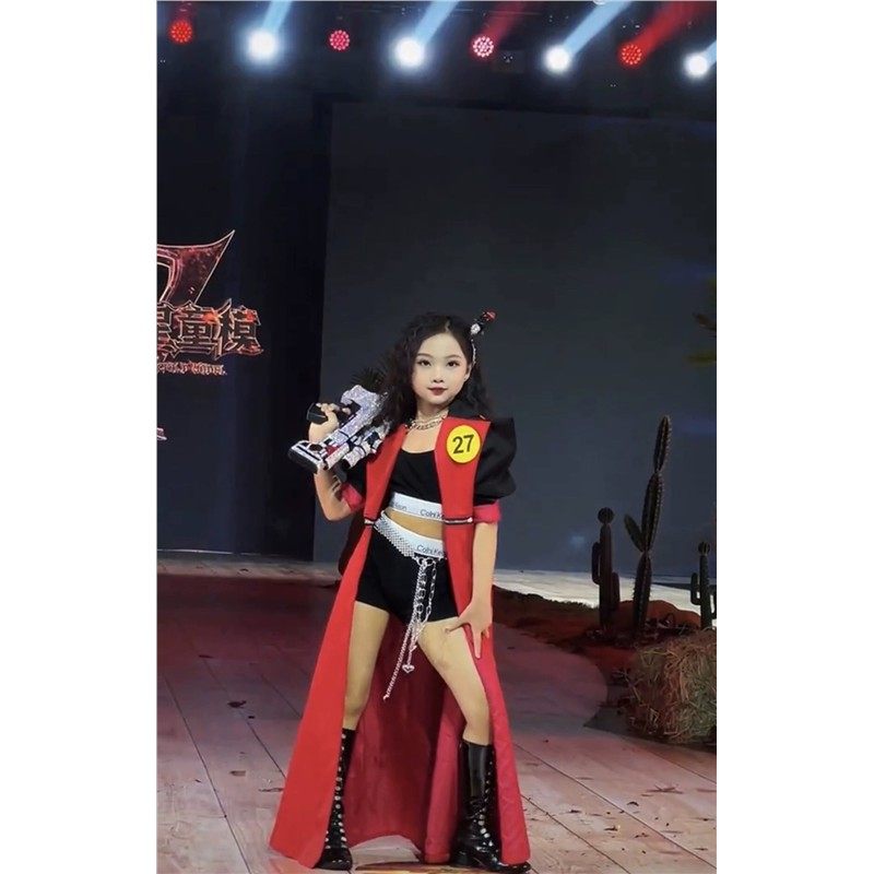 女童模特走秀红色港风儿童潮服礼服好猫步山河图走秀演出服