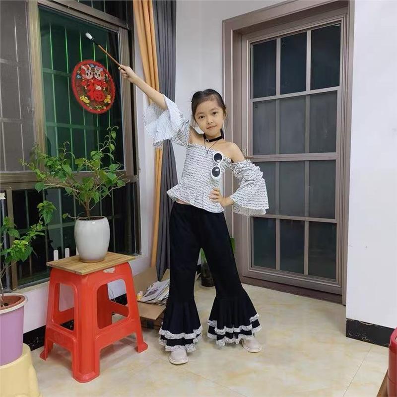 女童复古港风创意儿童T台走秀潮服弹力时尚蕾丝喇叭裤爵士舞服装