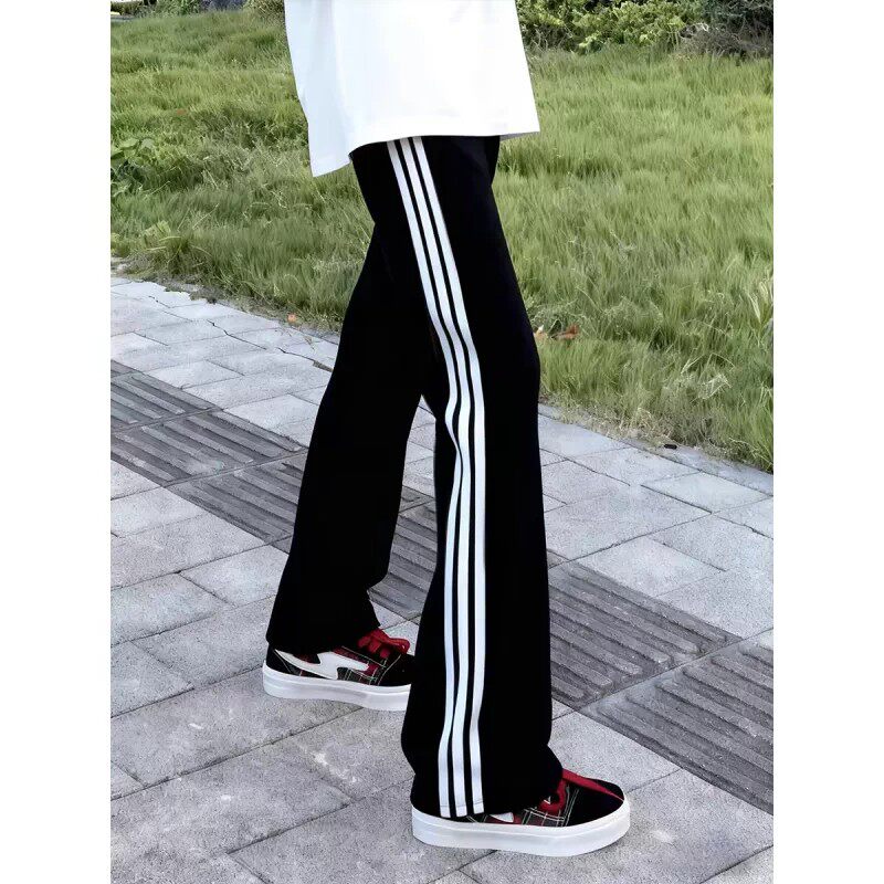 黑色三条杠运动卫裤男款